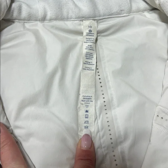 Lululemon pullover jacket size 10
CLOSET CLEAN OUT SALE! - Picture 2 of 9